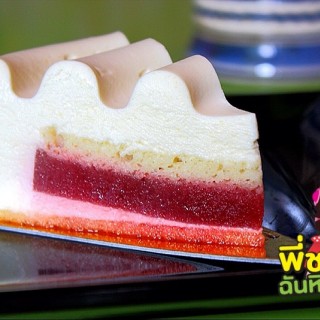 Strawberry Yogurt Mousse Cake - 位于บวรนิเวศ的Mille Crepe (บวรนิเวศ) | 曼谷