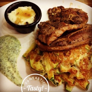 Zucchini and Onion pancake with lamb shoulder on mint sauce. - Little India Tekka Serangoon Road / Paddington House of Pancakes (Little India Tekka Serangoon Road)|Singapore