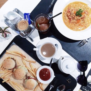 แฮมเบอร์เกอร์ - ปทุมวัน / Greyhound Café (เกรย์ฮาวด์ คาเฟ่) (ปทุมวัน)|กรุงเทพและปริมลฑล