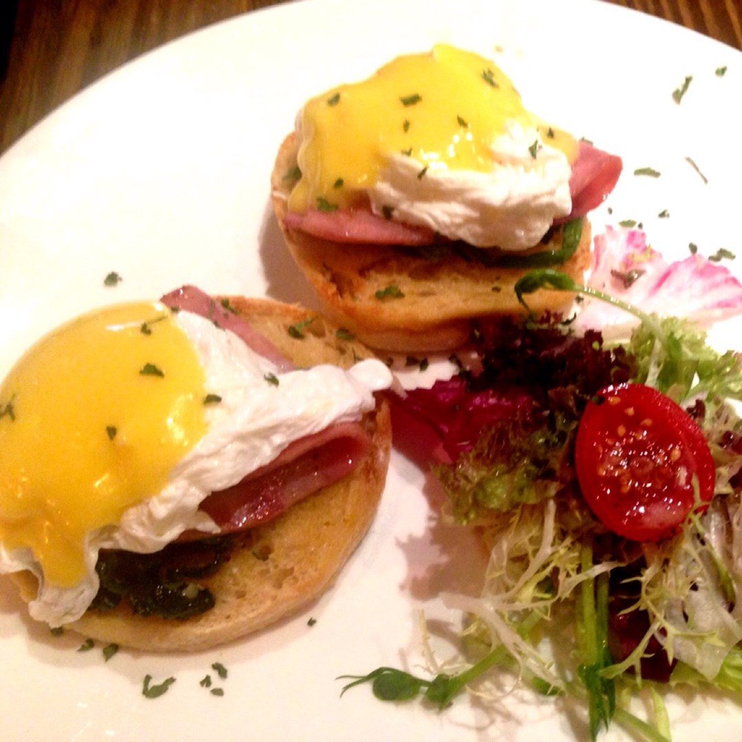 egg benedict