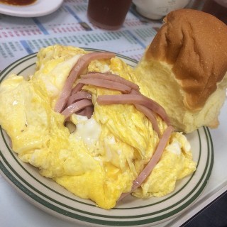 火腿小奄列 - Tsuen Wan's Gala Cafe (Tsuen Wan)|Hong Kong
