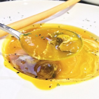 Fresh oysters in pumpkin soup - 位於觀塘的i kitchen (觀塘) | 香港