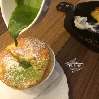 Vanilla Soufflé with Chocolate/Custard/Matcha sauce - City Hall / Hoshino Coffee (City Hall)|Singapore