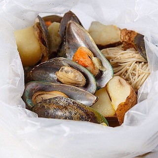 Garlic Butter 500g Mussels with Potato & Enoki Mushroom (RM 32) - Petaling Jaya (North)'s Crab Factory : Original Louisiana Boil (Petaling Jaya (North))|Klang Valley