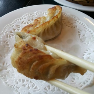 Kuo Tie isi ayam goreng khas shanghai - dari Rose Garden International Restaurant (Slipi) di Slipi |Jakarta