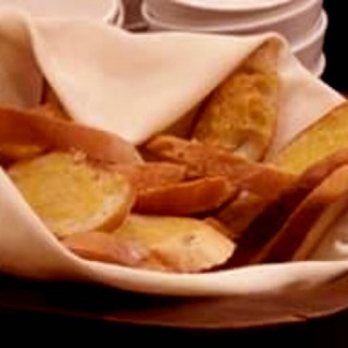 French bread topped with toasted garlic & Parmesan cheese w/ olive oil - dari Provenciano (Diliman) di Diliman |Metro Manila