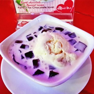Royal durian sago with durian ice-cream and soft grass jelly - dari Sweet Hut (Pantai Indah Kapuk) di Pantai Indah Kapuk |Jakarta