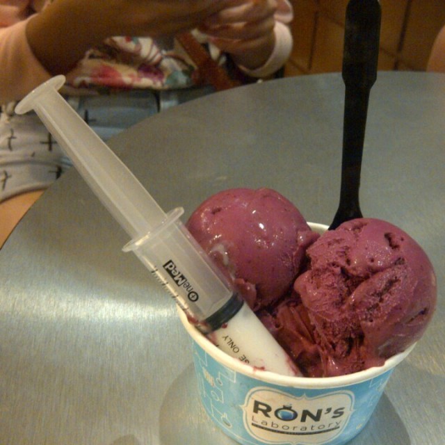 Gambar Taro Oreo Movie Night Sukolilo Ron Laboratory Ice Cream Gambar