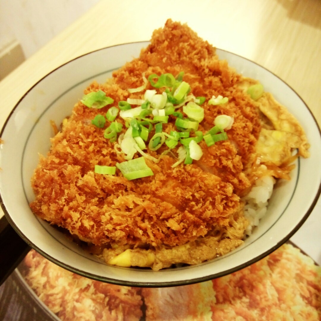 咔滋雪花猪排丼 $ 139