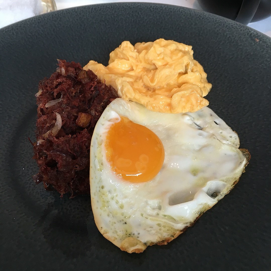 corn beef with eggs