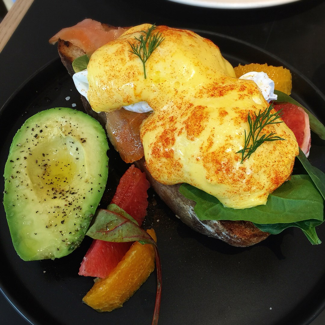 egg benedict brunch side(avocado$35 108