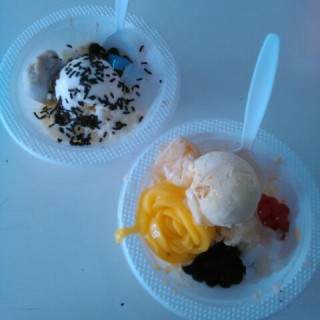 Snow Ice Durian & Snow Ice Mangga - Central Yogyakarta's QQ Taiwanese Snow Ice & Milk Tea (Central Yogyakarta)|Yogyakarta