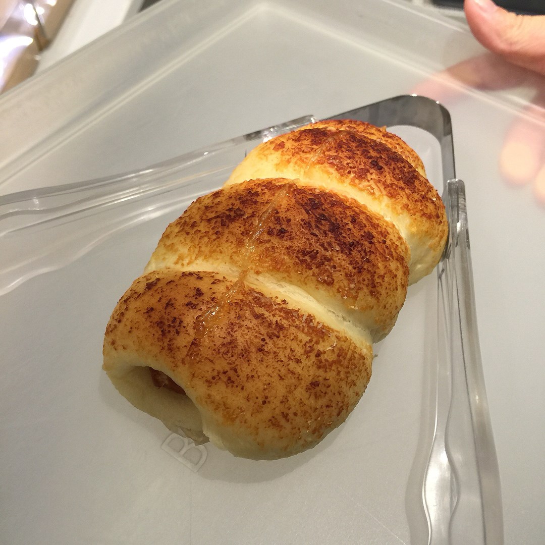 芝士热狗 - 香港北角的面包新语 | openrice 香港开饭