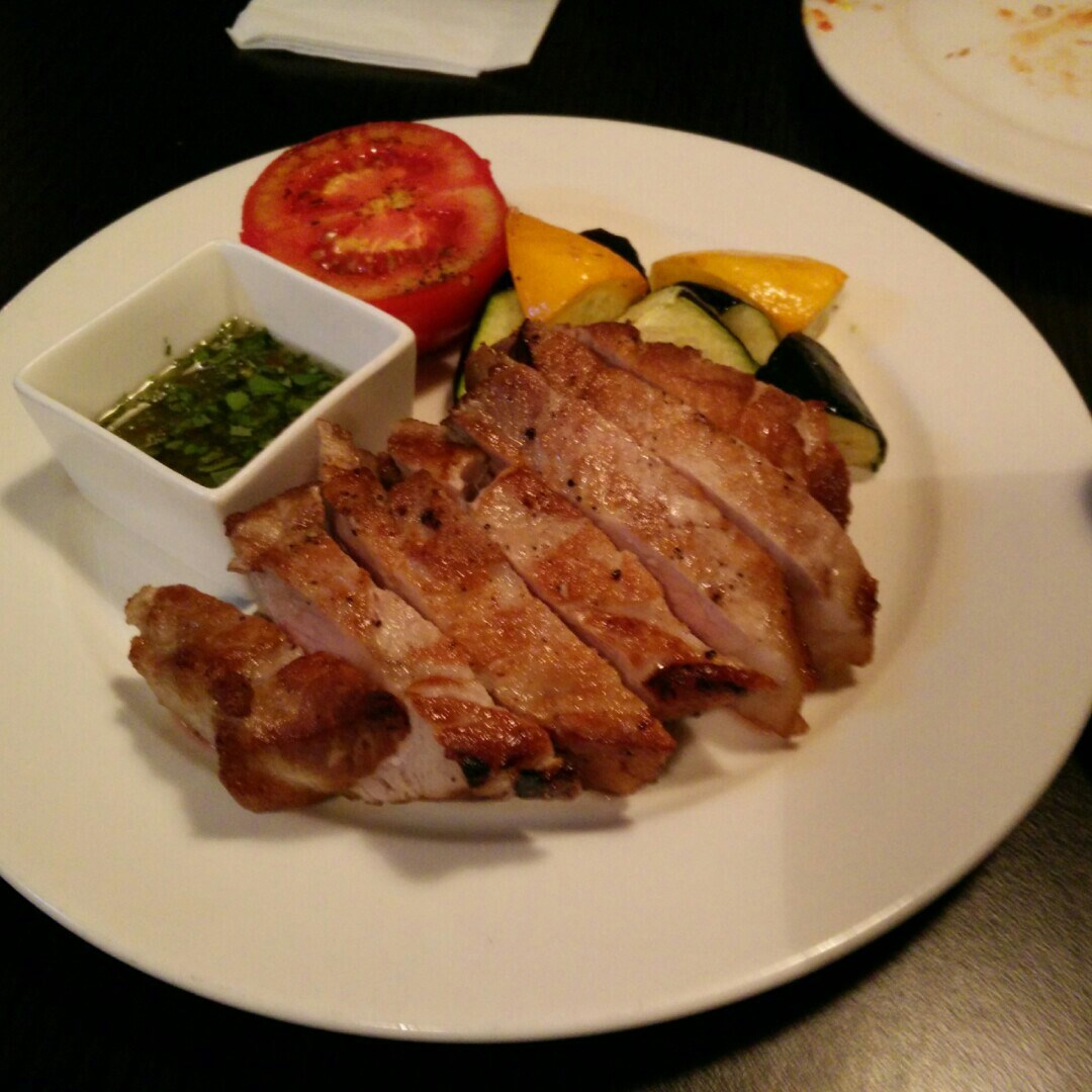 日本榖饲有骨猪扒 bone-in pork chop $ 208