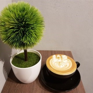 7oz Espresso + Milk - 位於Kaki Bukit的Compound Coffee Co. (Kaki Bukit) | 新加坡