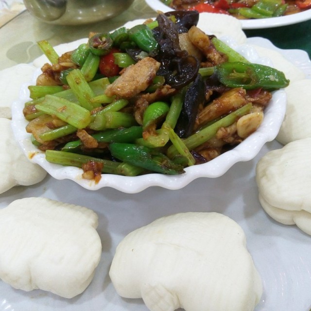 馒头包回锅肉
