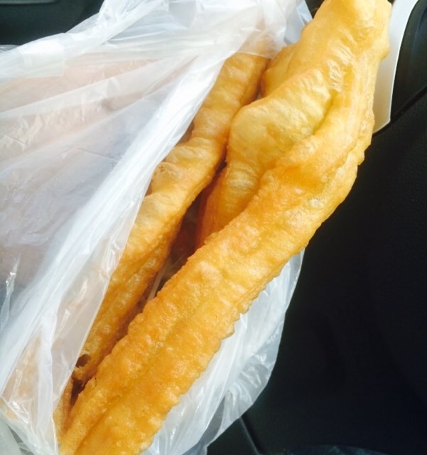 油条配馄饨