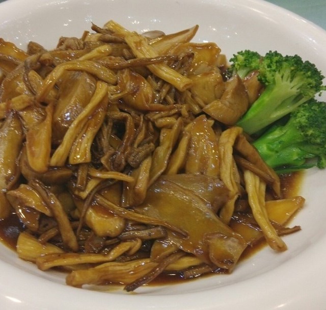 鲍汁杂菌煲