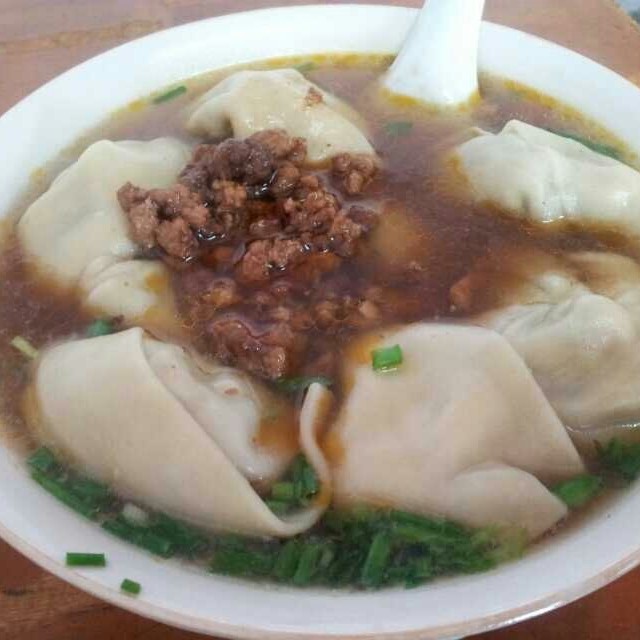 青菜大馄饨加辣肉