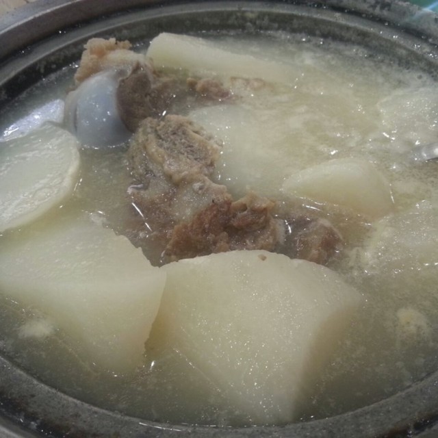 咸骨萝卜煲