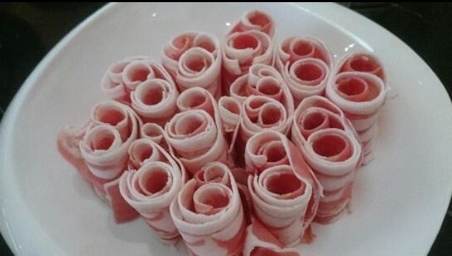 相间肥牛