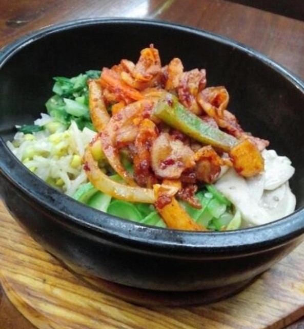 五花肉石锅饭