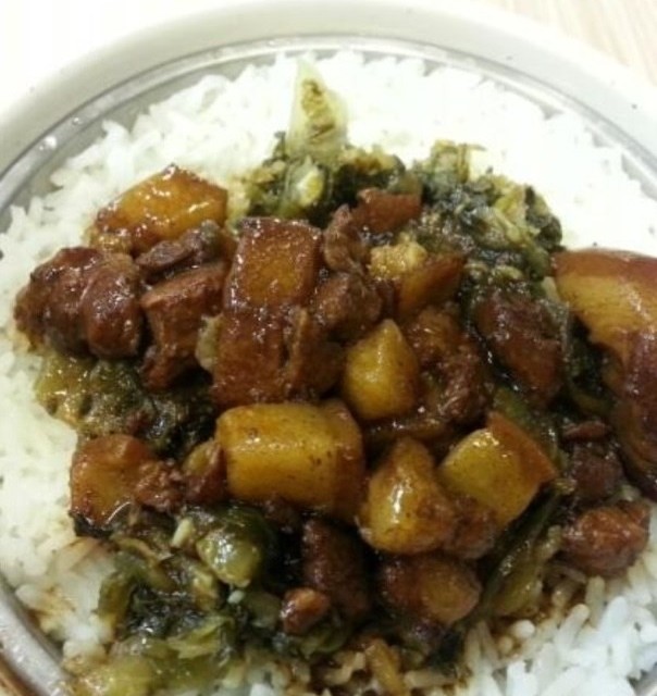 酸菜卤肉饭