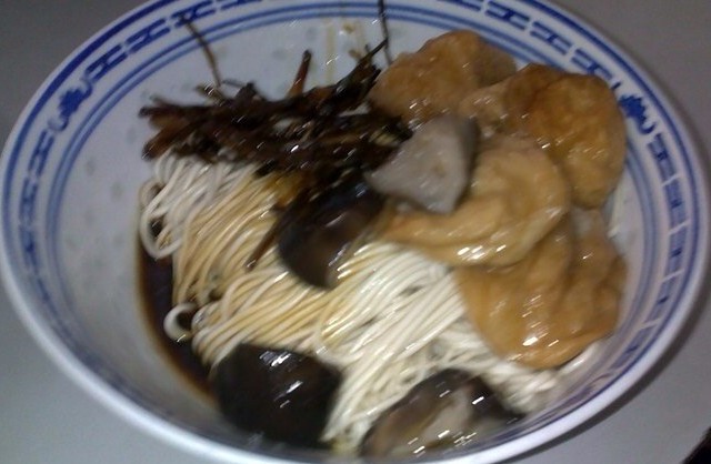 香菇面筋葱油拌面