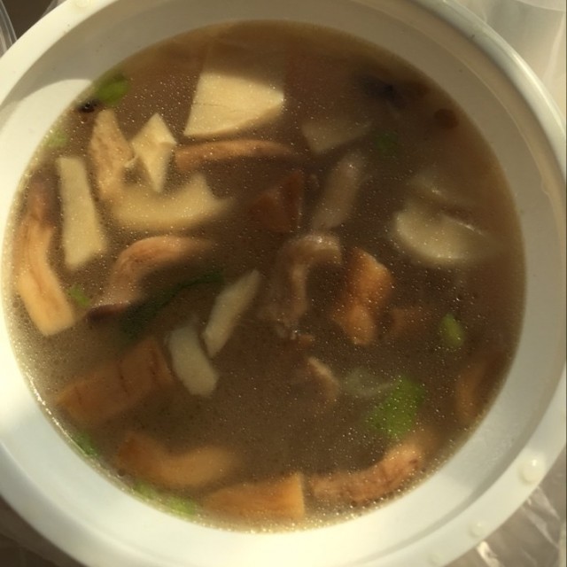 菌菇鲜蔬汤
