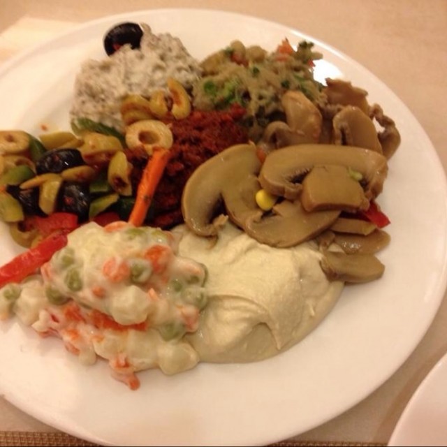 牛肉沙律伴蘑菇