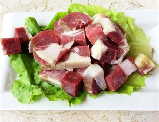 手切羊肉块
