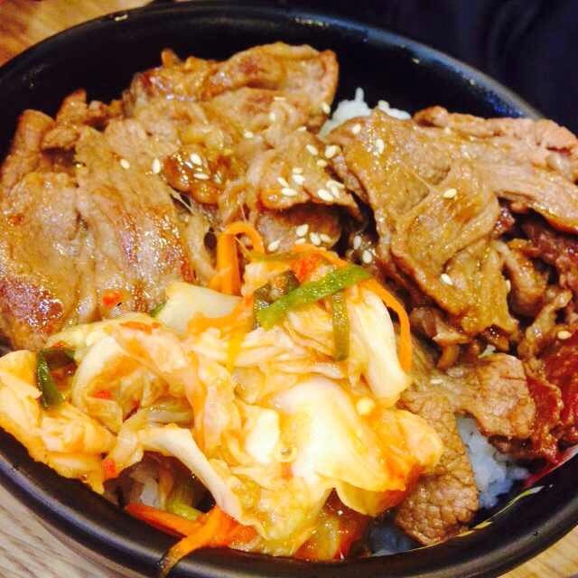 牛肉泡菜拌饭