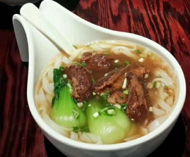 足料鲜虾云吞汤面