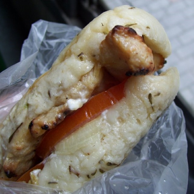 嫩烤鸡腿堡