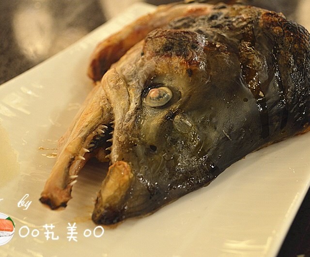 盐烤三文鱼头