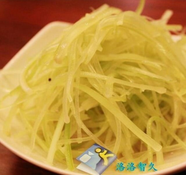 凉拌莴笋丝