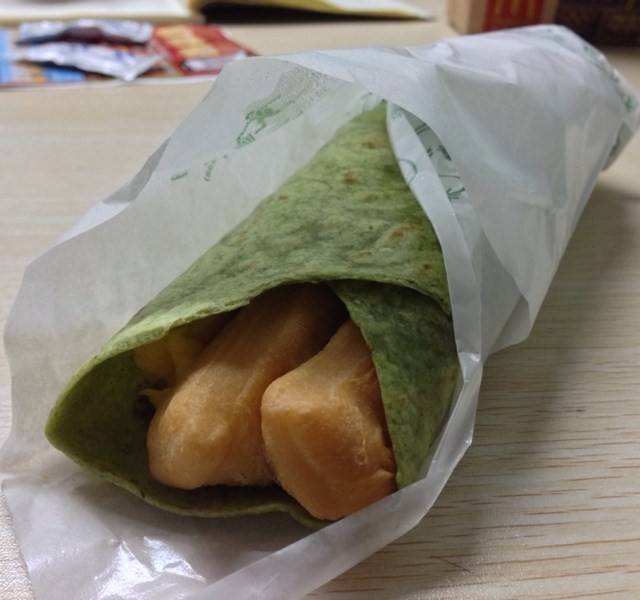 火腿扒油条蛋卷