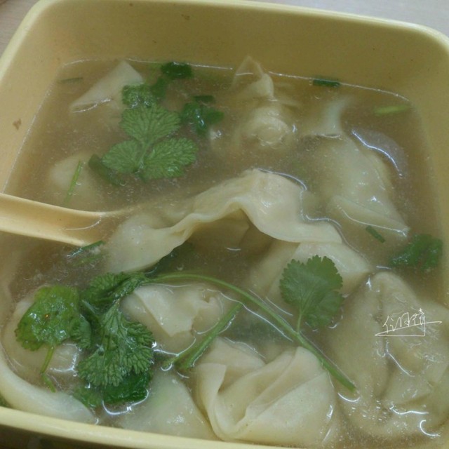 荠菜虾仁馄饨