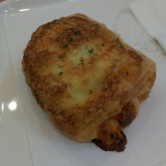 肠子酥皮包