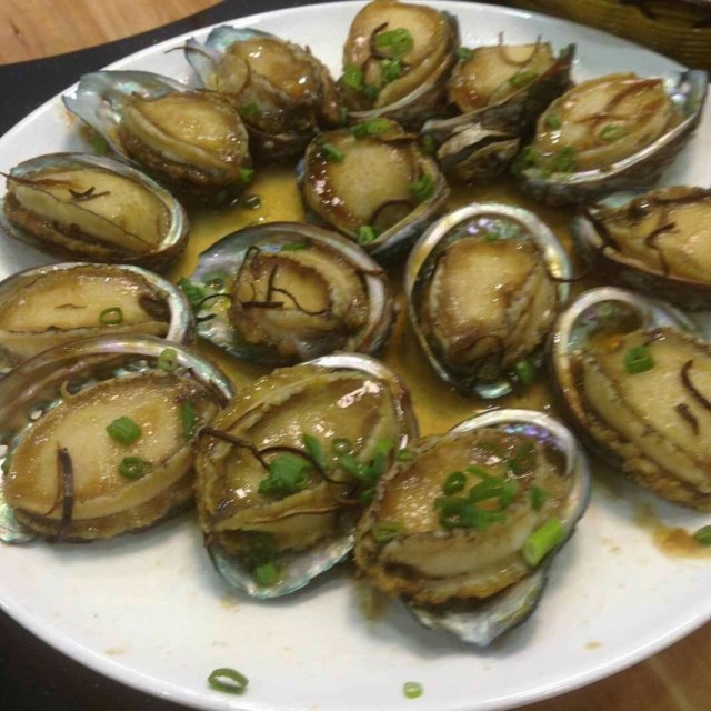 清蒸新鲜鲍鱼