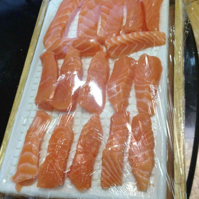 三文鱼腩刺身