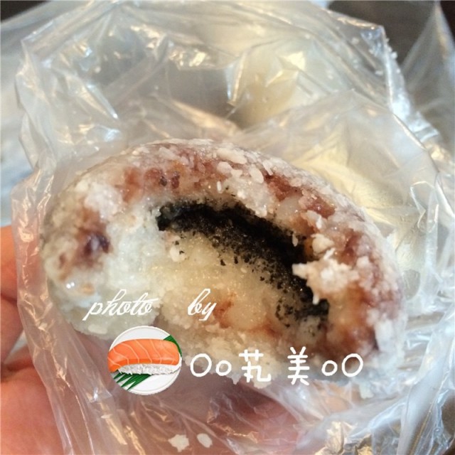 黑洋酥红豆沙团