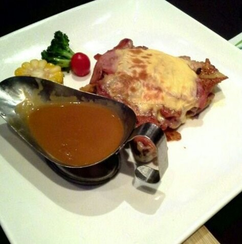 芝士火腿焗鸡扒