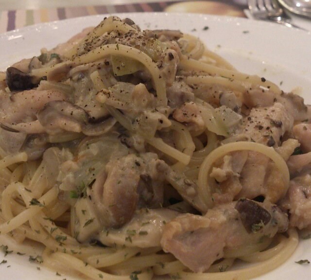 蘑菇汁鸡肉意粉