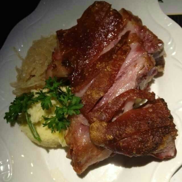 德国脆皮咸猪手
