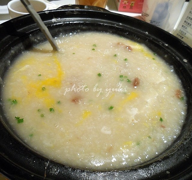 窝蛋牛肉粥