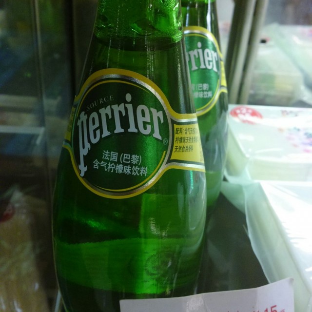 巴黎柠檬矿泉水