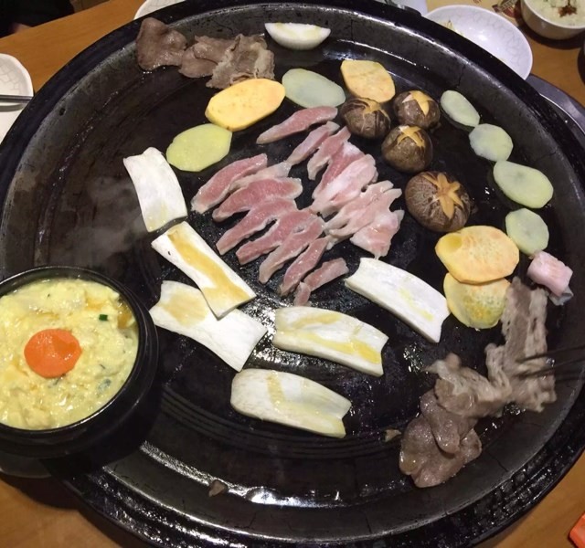烤肉拼盘