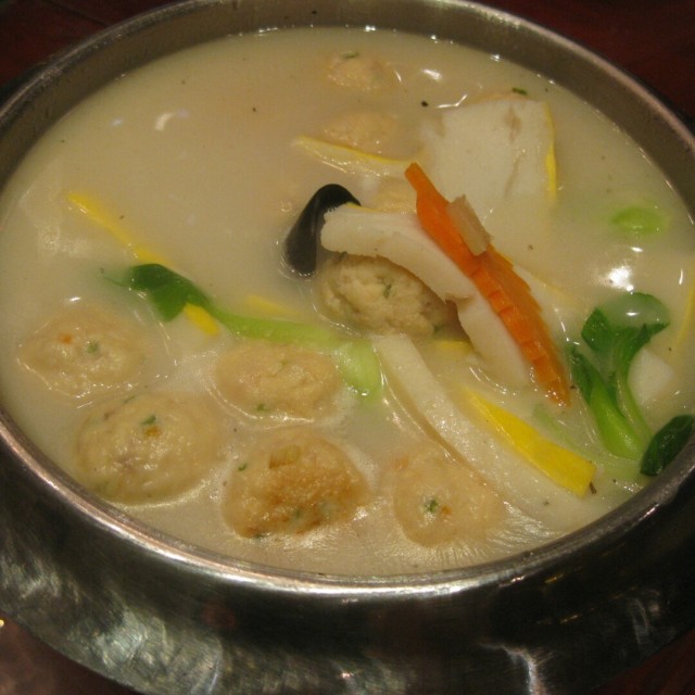 豆腐圆子炖鱼糕