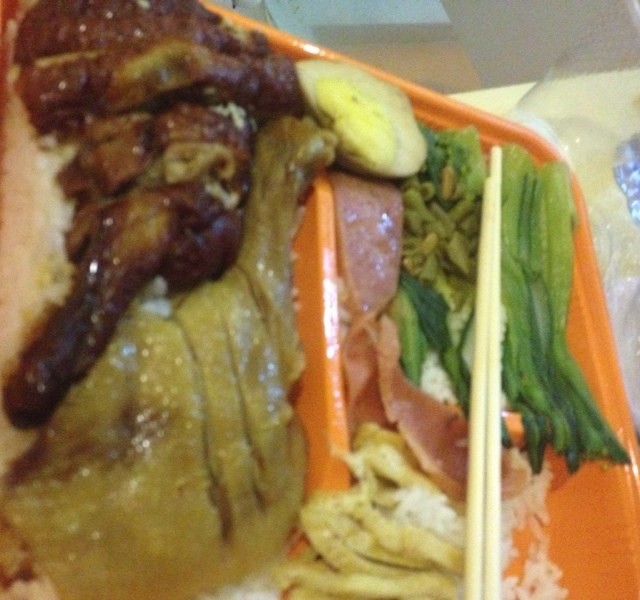 烧鹅腿饭